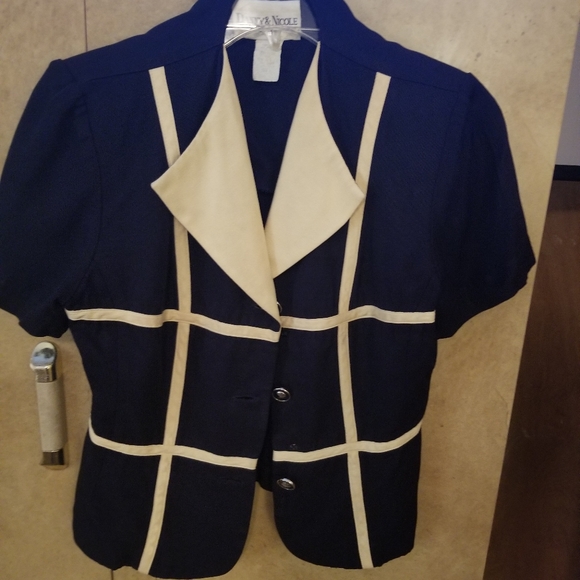 Top - Picture 1 of 1